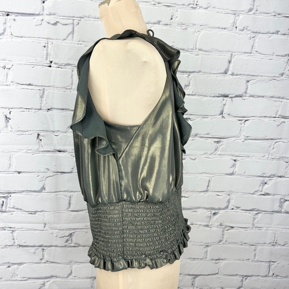 By Anthropologie Sleeveless Metallic Ruffle Smocked Hem V Neck Top Green Large - Picture 3 of 10